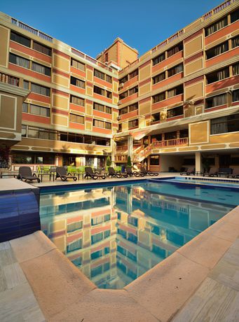 Imagen de la piscina del Hotel Hotel Casa Ballesteros. Foto 16