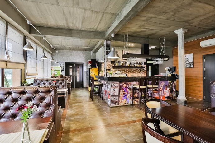 Imagen del bar/restaurante del Hotel Hotel Champion. Foto 9