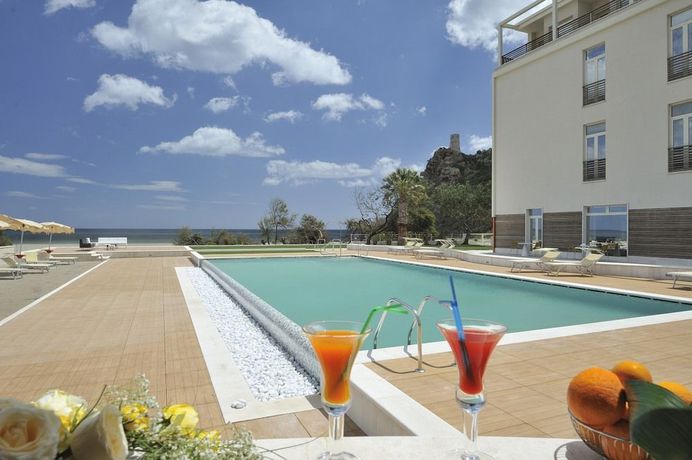 Imagen de los exteriores del Hotel Hotel Club Torre Salinas. Foto 13