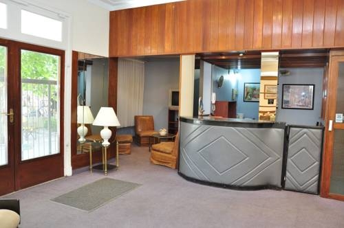 Imagen general del Hotel Hotel Corona. Foto 6