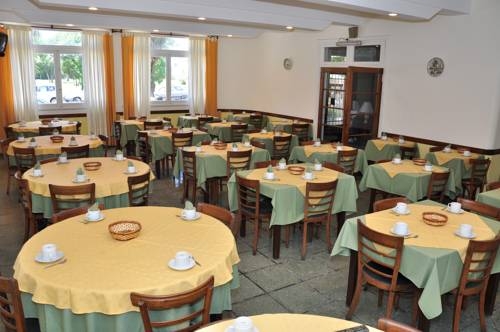 Imagen general del Hotel Hotel Corona. Foto 8