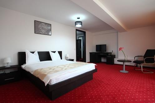 Imagen general del Hotel Hotel Corona. Foto 6