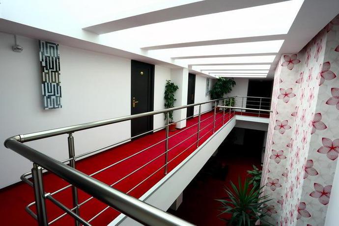 Imagen general del Hotel Hotel Corona. Foto 11