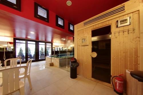 Imagen general del Hotel Hotel Corvin. Foto 12