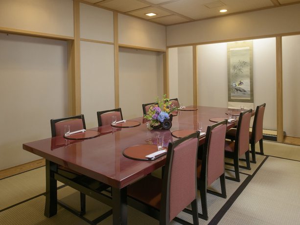 Imagen del bar/restaurante del Hotel Hotel Crown Palais Aomori. Foto 4