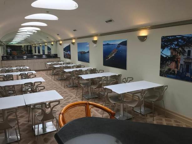 Imagen del bar/restaurante del Hotel Hotel Crystal, Varese. Foto 5
