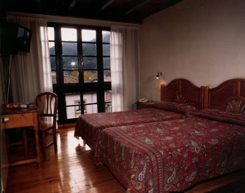 Imagen general del Hotel Hotel Cuevas Del Mar. Foto 3