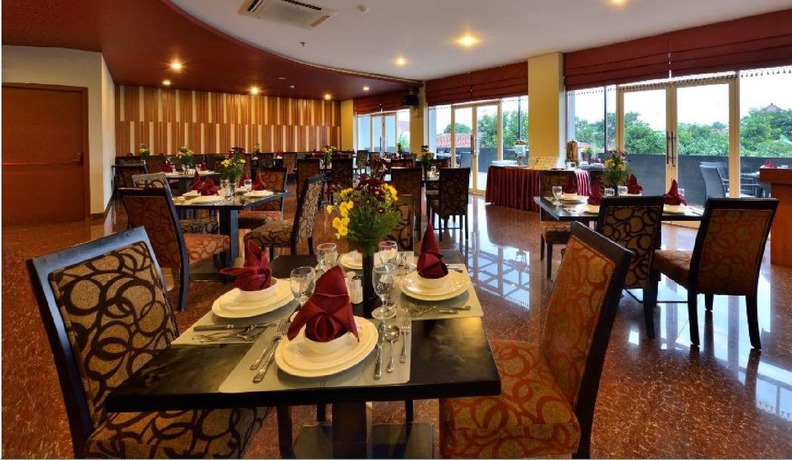 Imagen del bar/restaurante del Hotel Hotel Dafam Pekalongan. Foto 4