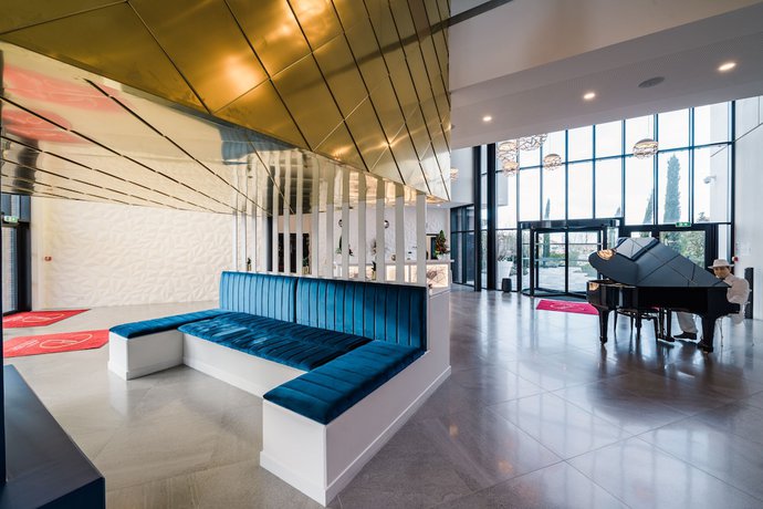 Imagen de los interiores del Hotel Hotel Dali Val d'Europe, Tapestry Collection by Hilton. Foto 9