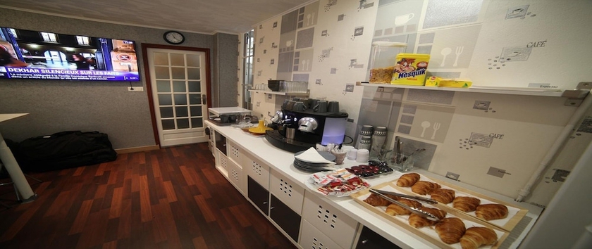 Imagen del bar/restaurante del Hotel Hotel De France, Montmartre-Sacré Coeur. Foto 4