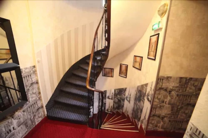 Imagen de los interiores del Hotel Hotel De France, Montmartre-Sacré Coeur. Foto 12