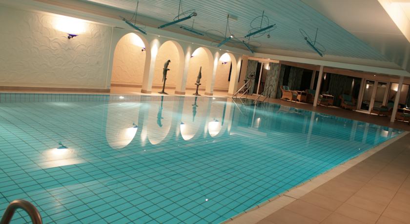 Imagen de la piscina del Hotel Hotel De Wiemsel. Foto 3