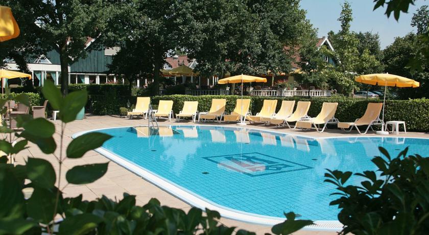 Imagen de la piscina del Hotel Hotel De Wiemsel. Foto 4