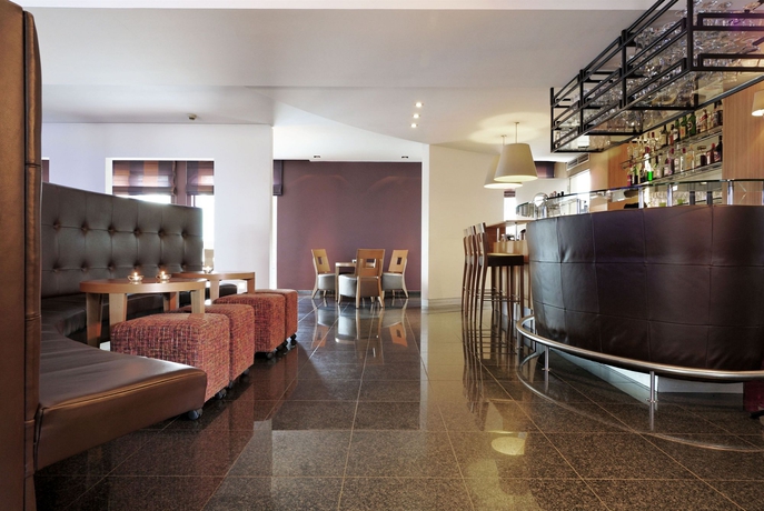 Imagen del bar/restaurante del Hotel Hotel Ecu - Different Hotels. Foto 4