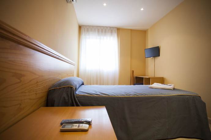 Imagen de la habitación del Hotel Hotel El Álamo. Foto 11