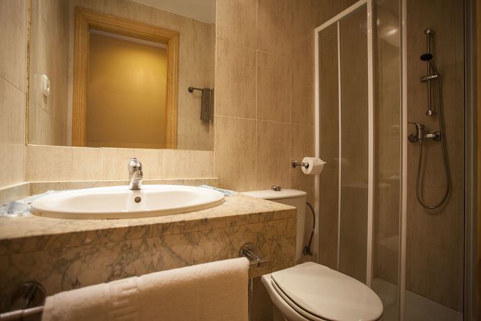 Imagen de la habitación del Hotel Hotel El Álamo. Foto 12