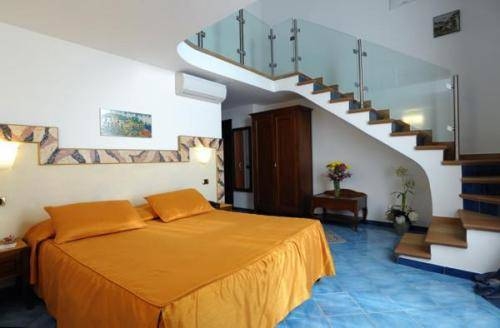 Imagen general del Hotel Hotel Floridiana. Foto 12