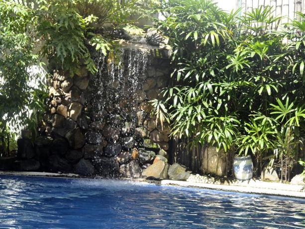 Imagen de la piscina del Hotel Hotel Galleria, Davao City. Foto 5