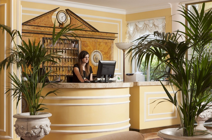 Imagen de los interiores del Hotel Hotel Gallia. Foto 11