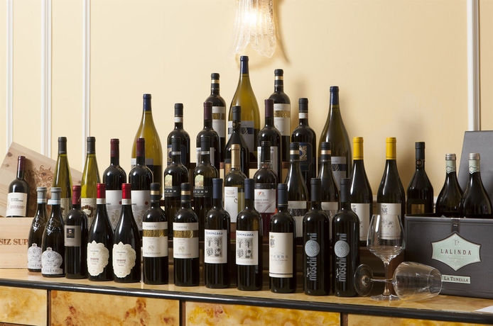 Imagen del bar/restaurante del Hotel Hotel Gallia. Foto 2