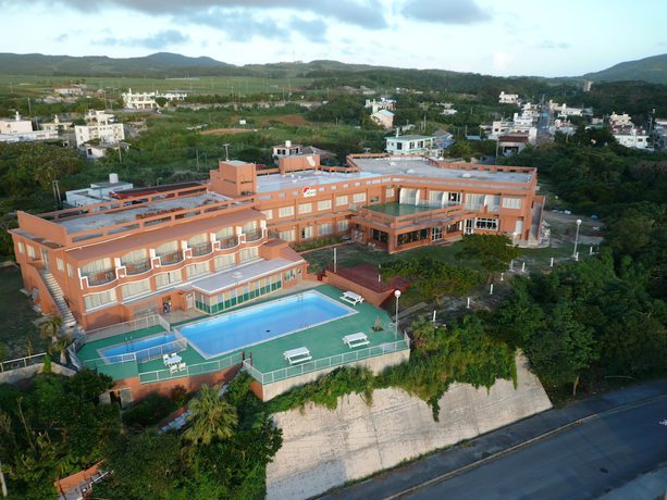 Imagen de la piscina del Hotel Hotel Garden Hills. Foto 8