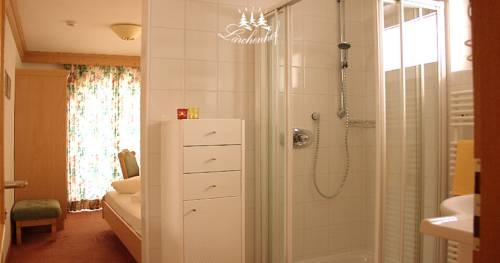 Imagen general del Hotel Hotel Garni L&auml;rchenhof. Foto 14