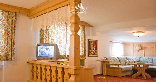 Imagen general del Hotel Hotel Garni L&auml;rchenhof. Foto 19