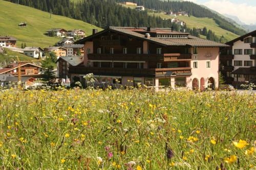 Imagen general del Hotel Hotel Garni L&auml;rchenhof. Foto 25