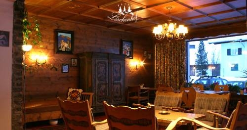Imagen general del Hotel Hotel Garni L&auml;rchenhof. Foto 42