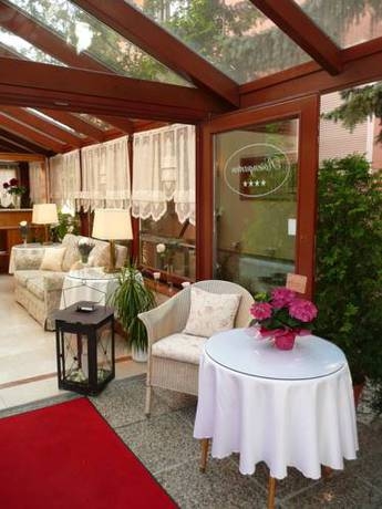 Imagen general del Hotel Hotel Garni Rosengarten. Foto 11