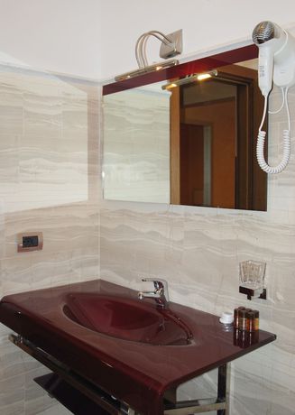 Imagen de la habitación del Hotel Hotel Gega. Foto 9