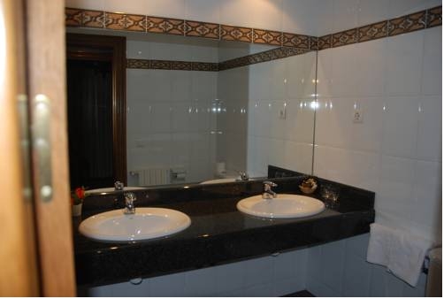 Imagen general del Hotel Hotel Giral. Foto 2