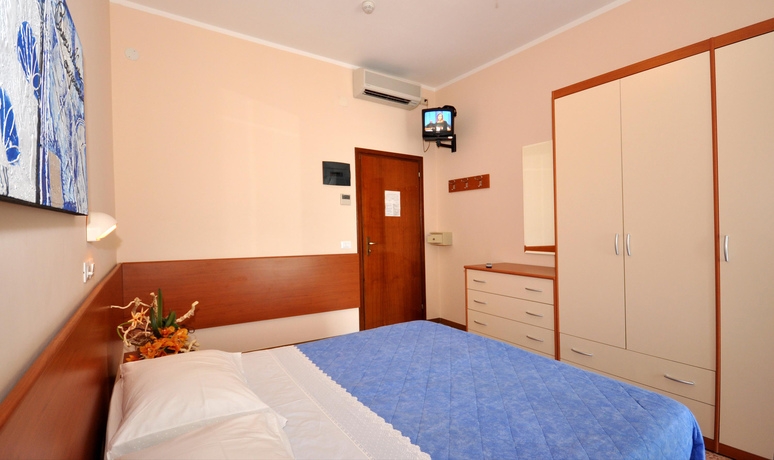 Imagen de la habitación del Hotel Hotel Globus, Bellaria-Igea Marina. Foto 6