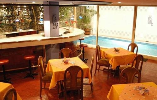 Imagen general del Hotel Hotel Gran Lourdes. Foto 15