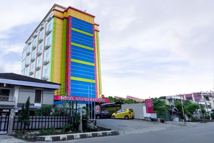 Imagen general del Hotel Hotel Grand Kartika. Foto 2
