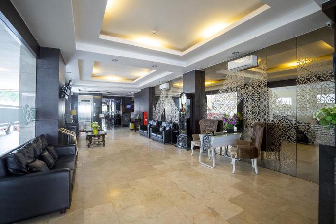 Imagen de los interiores del Hotel Hotel Grand Kartika. Foto 14