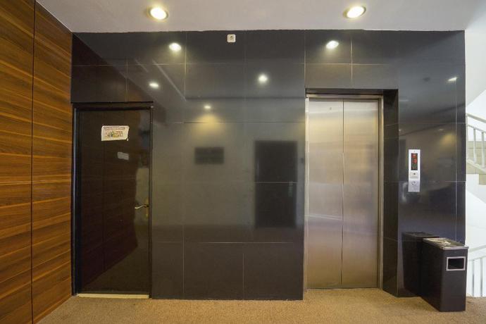 Imagen de los interiores del Hotel Hotel Grand Kartika. Foto 16