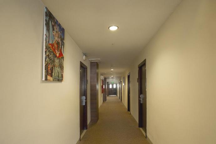 Imagen de los interiores del Hotel Hotel Grand Kartika. Foto 18