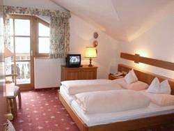 Imagen general del Hotel Hotel Gr&uuml;ner Baum, Ehrwald . Foto 19