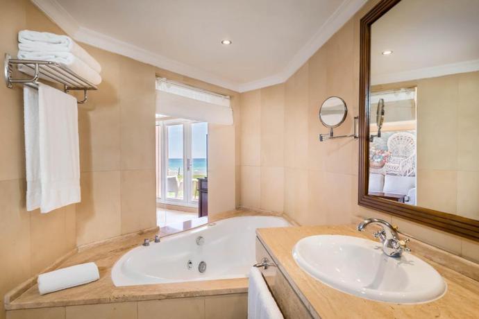 Imagen de la habitación del Hotel Hotel Guadalmina. Foto 17