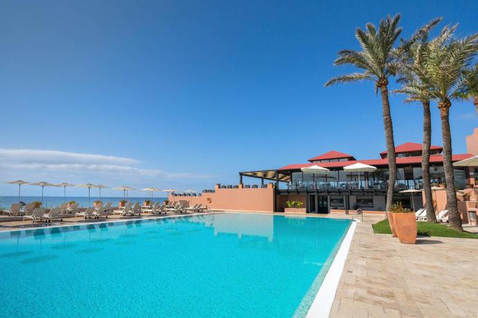 Imagen de la piscina del Hotel Hotel Guadalmina. Foto 24