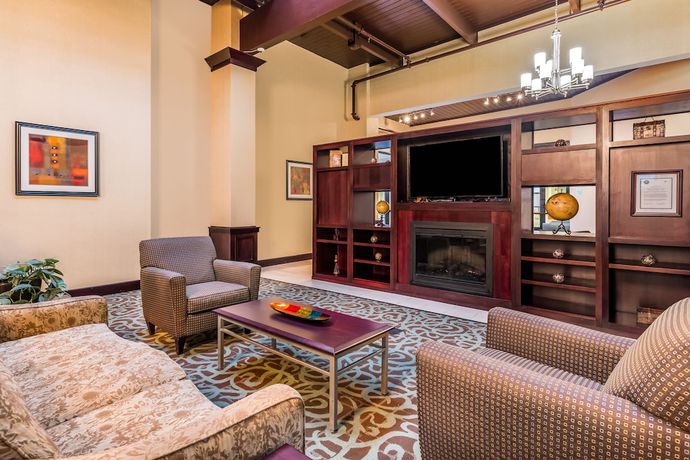 Imagen de los interiores del Hotel Hotel Gurnee. Foto 17