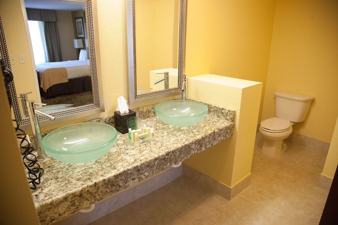 Imagen de la habitación del Hotel Hotel Gurnee. Foto 11