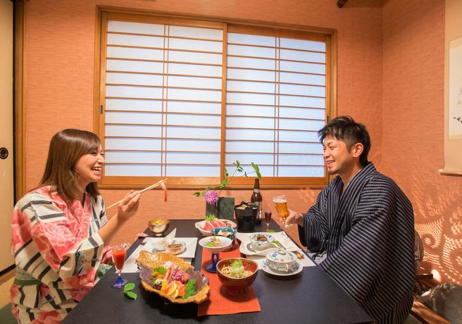 Imagen del bar/restaurante del Hotel Hotel Hanaya. Foto 8