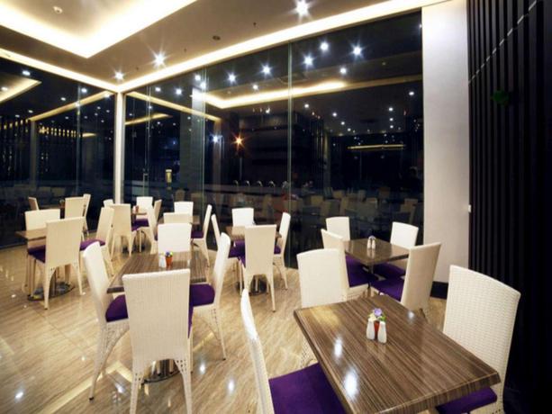 Imagen del bar/restaurante del Hotel Hotel Harmoni Tasikmalaya. Foto 7