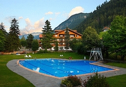 Imagen general del Hotel Hotel Hell. Foto 7