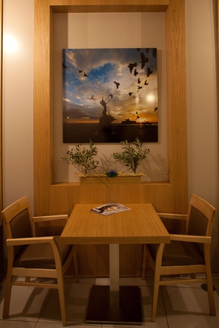 Imagen del bar/restaurante del Hotel Hotel Hermes, Rodas. Foto 5