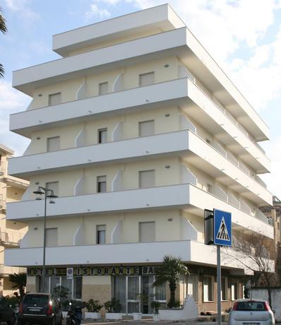 Imagen de los exteriores del Hotel Hotel Holiday, PESCARA. Foto 10