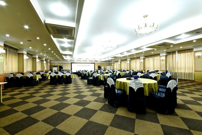 Imagen de los interiores del Hotel Hotel Honey Crown. Foto 20