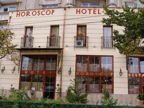 Imagen de los exteriores del Hotel Hotel Horoscop. Foto 3